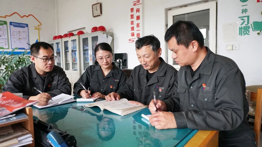 党员前锋显本色 品质保险强担任
