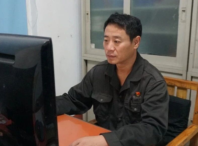 【前锋力量】扑下身子 言传身教带头干